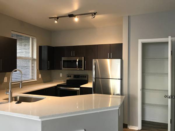 $1,927 / 1br - 746ft2 - A canvas for your dreams: Experience our spacious 1 BR today! (Beaverton - Beaverton Creek MAX Line)63672530025091120
