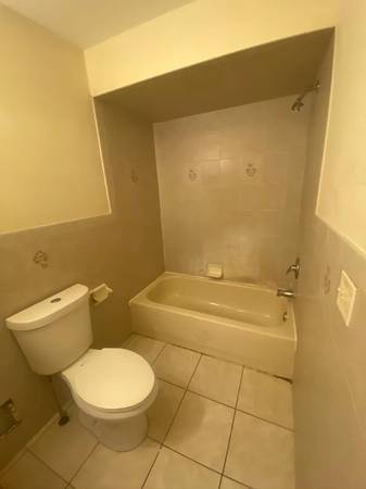 $919 / 1br - Bright and Spacious One Bed Close to Shops Richmond (richmond / point / annex)63933766955651121