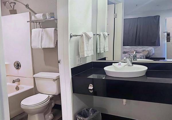 $450 / 1br - TARIFA SEMANAL TODO INCLUIDO. Sin depósito, niños se alojan GRATIS: TV, WD, WIFI (Sacramento Sur y Elk Grove)64043493280643123