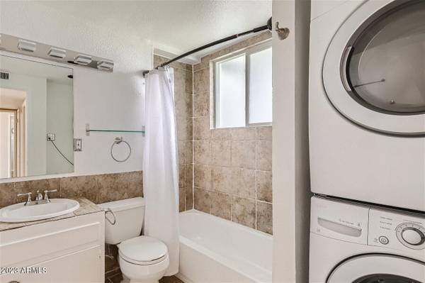 Location & Dining Focus: Seconds from Tomassos & Tarbell! Charming 1BR 1