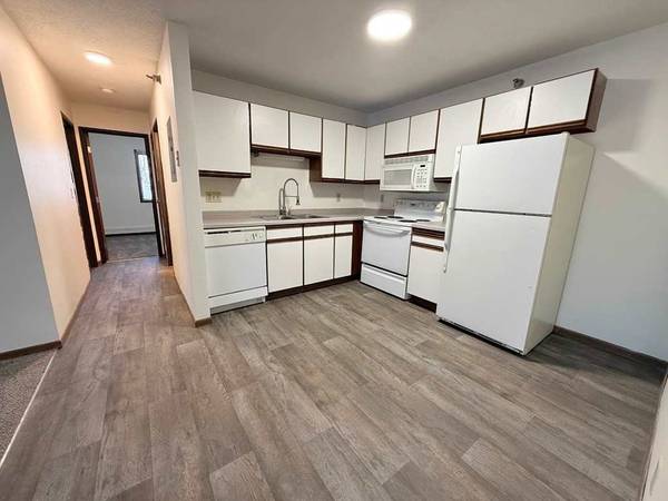 $975 / 1br - 590ft2 - Spacious Floorplans, Microwave, Views (Saint Cloud , Minnesota)63988652755202120