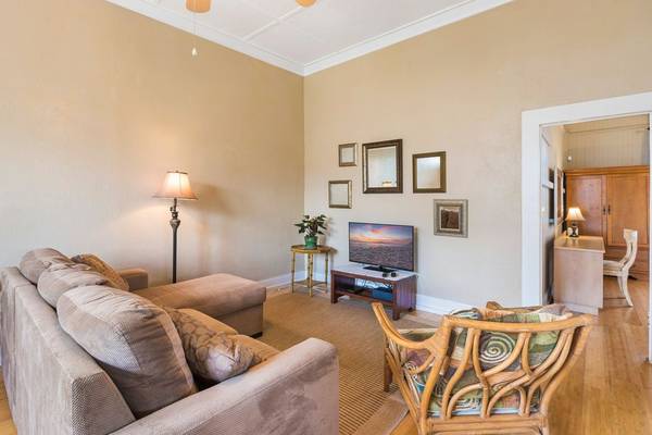 $1,650 / 1br - Cute Pivate Cottage...Central Location In Wailuku (Wailuku)63939390840322120