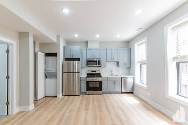 $2,495 / 1br - Lincoln Park GEM!64041645415809124