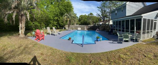 $750 / 2400ft2 - Female Roommate Wanted All Utilities Included, W/D, Pool Home on Creek (West Ashley)64015945183491122