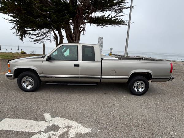 Chevrolet 2500, cama larga de servicio pesado, ¡MUY POCOS KILÓMETROS! - $5.985 (Eureka)63470787015427121