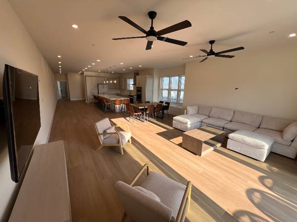 $3000.00 / 5br - 3700ft2 - Hermosa casa adosada de 5 habitaciones en Ocean City | 4 baños, $3000/mes | Disponible63839297174401121