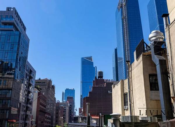 $3,200,000 / 2br - 2421ft2 - Oasis In Chelsea: Mix-Use duplex with Private Roof Deck Plus Air Right (Chelsea)64033458137857121