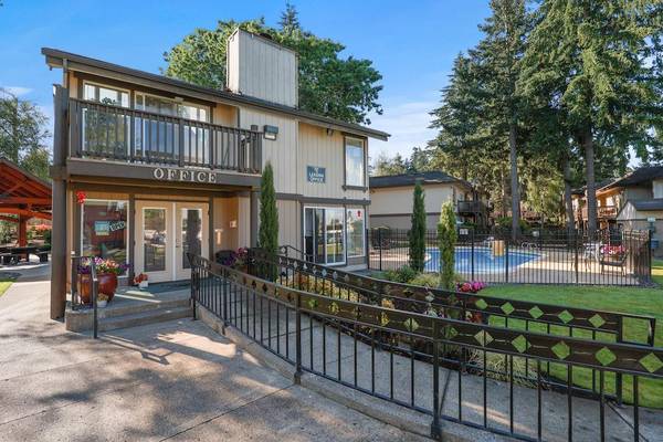 $1,520 / 2br - 840ft2 - Disposición de basura, parrillas al aire libre con mesas de picnic cubiertas (Hazel Dell/Vancouver 98665)63672512103681122