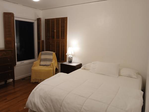 $1,350 / 1br - 144ft2 - Peaceful Corner Room in Quiet House (BILLS INCLUDED~!) (san rafael)63888989590659124