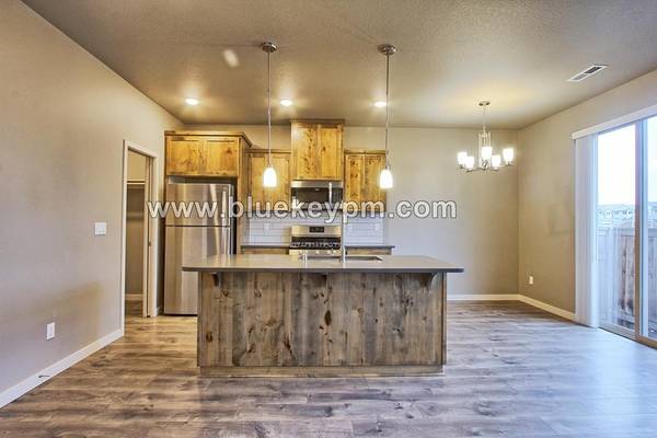 $2,495 / 3br - 1605ft2 - 3 Bed, 2.5 Bath Townhome in Orchards by Prairie High School63820909501571123