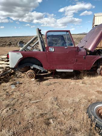 1985 yj wrangler tub and axles - $1,000 (Tres piedras)63484272843777122