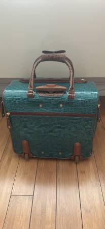 Maleta vintage Samantha Brown con ruedas - $100 (Williamsburg)63471463899395122