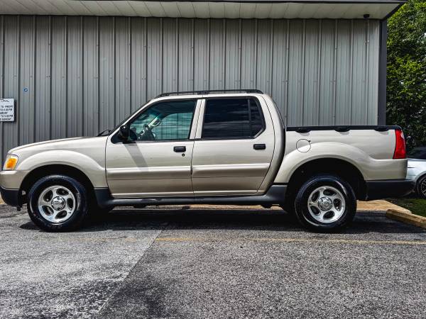 2004 FORD EXPLORER TRAC 4.0L V6 TRASERO SIN ACCIDENTES 2 DUEÑOS POTENCIA TRASERA SIL - $12,495 (Houston)63617102005121122