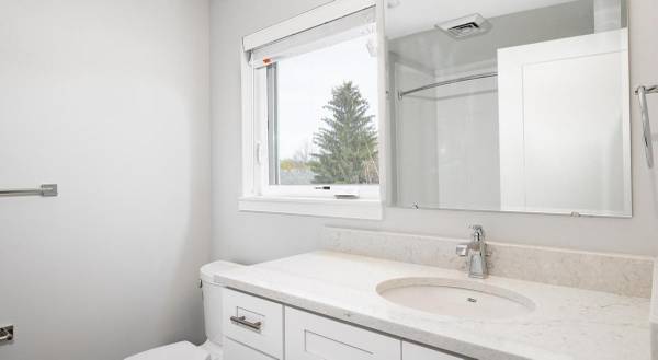 $1,375 / 1br - 732ft2 - Full-Sized Eco Smart Washer & Dryer in Every Home (Northwest Boise)63981528186243120
