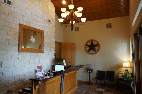 $850 / 249ft2 - Executive Office Suite with Kitchentte, Lobby and Conference Room (League City)63812507197699122