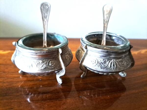 Vintage Salt Cellar w/ spoon - $1 (Brookline)63439208243457122