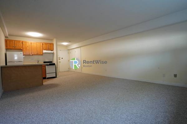 $1,950 Available Now!-Huge Cambridge Studio, H/HW inc. NO FEE (West Cambridge)63620274884609124