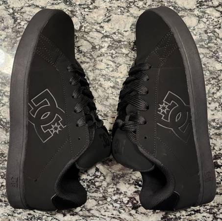Black DC Shoes 1