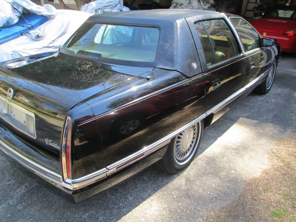 CADILLAC DEVILLE NEGRO 1994 - $8,900 (ROSWELL)63620642360193122