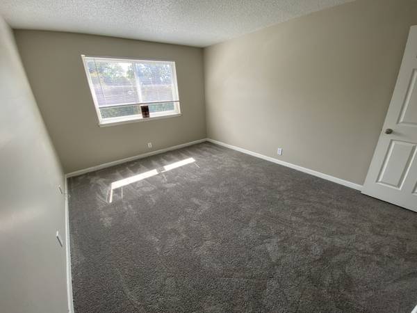 $1,125 / 1br - 800ft2 - First floor one bedroom available now! (hermitage)63680356338051122