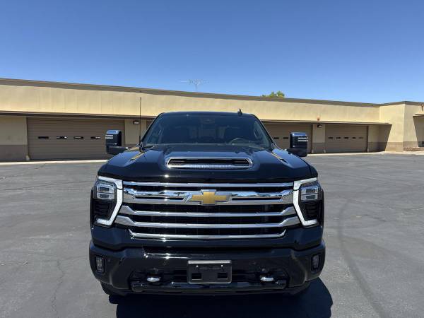 2024 Chevrolet Silverado 2500HD High - Photo 2