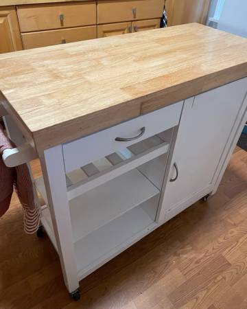 Kitchen Cart/Center Island 1