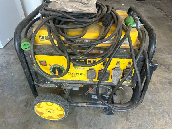 Champion 8000W Dual Fuel Generator 1