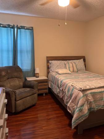 ROOM FOR RENT IN MY HOME 1