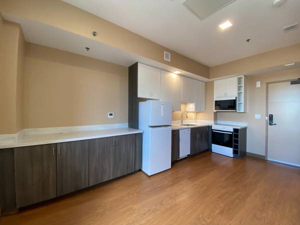 $1,699 / 369ft2 - FREE Heat, HW, Electric & WiFi in this Fabulous Studio for Rent!!!!!!! (30 Hanover St, Manchester, NH)63931656635906124