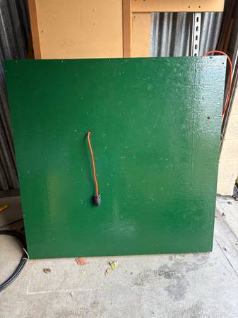 Tree/train platform 1