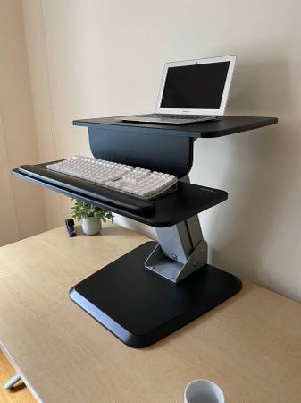 StarTech Height Adjustable Standing Desk Converter - with One Touch! 1