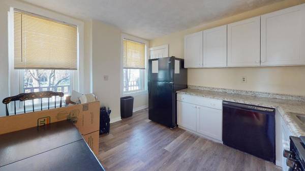 $950 / 3br - Rooms for Rent | 15 Codman Park | Available Now (Roxbury)63828338341507120