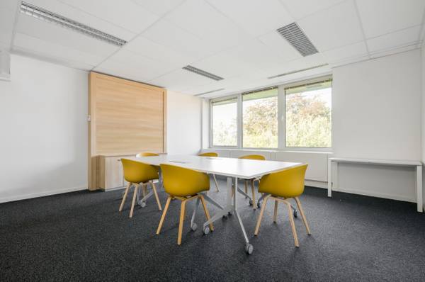 $129 Freelancers Welcome - Flexible 5/10/30-Day Coworking Memberships (Bowling Green)63612022195329124
