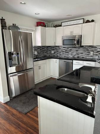 $800 Buscando habitación privada amueblada profesional para hombre | Desi (Sugar House)63670937488641121