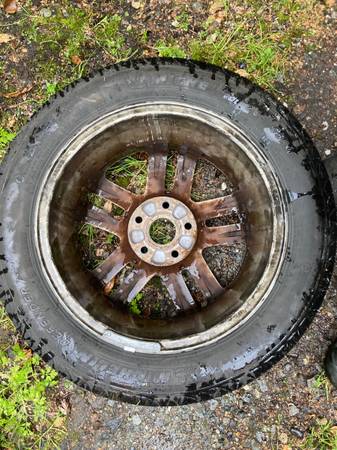 Llantas de aleación VW Jetta 2005.5 TDI 205/55 R16 - $25 (Seattle)63471358038531124