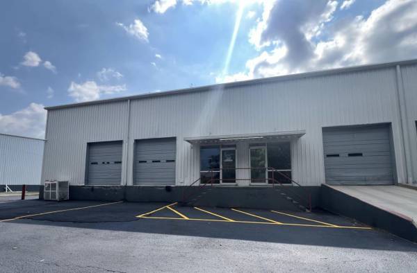 $1,700 / 2500ft2 - Warehouse 2500SF (Jackson)63612441632643123