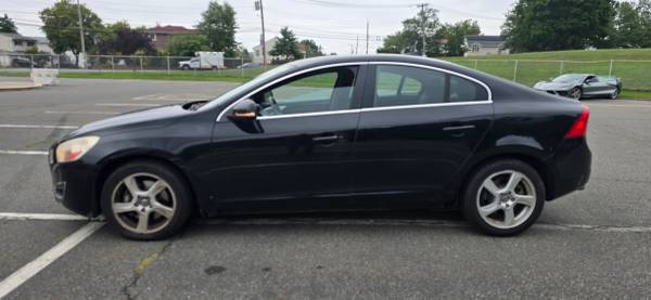2013 VOLVO S60 T5 AWD AIRE ACONDICIONADO FRÍO FUNCIONA EXCELENTE - $3.900 (Staten Island)63437729880707123