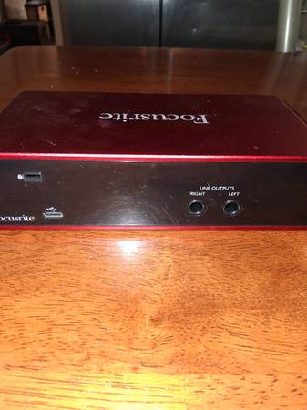 Focusrite 2I2 3rd gen 1