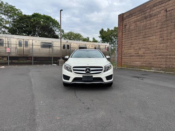 2015 Mercedes-Benz GLA250 4MATIC completamente equipado (panorámico, cámara, navegación) - $10.990 (Brooklyn)63470771754113123