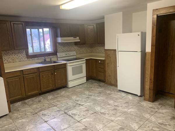 $1,750 / 2br - All UTILITIES INCLUDED- You only pay Electric (Somersworth)63931787584770123