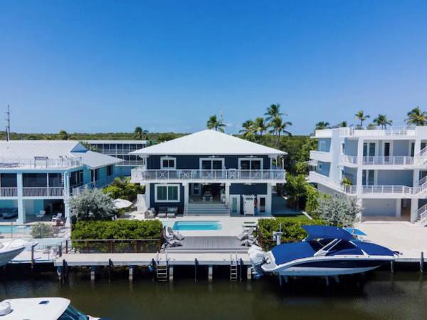 $265 / 4br - BEST RATES!!!Ultimate Islamorada Oasis with Pool, Dock, & More (Islamorada, FL)63923415441411122