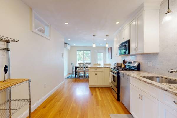 $6,500 / 4 habitaciones - 1640 pies² - ¡CASA ADOSADA INMEDIATA! ¡LAVANDERÍA! ¡MASCOTAS! ¡ESTACIONAMIENTO! ¡3 PISOS! AMUEBLADO/NO AMUEBLADO (Allston)63699196617859124