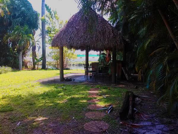 $1,100 Room for Rent NORTH MIAMI, Good roommate wanted  → Ready TO Move in (North Miami)64049453978882121