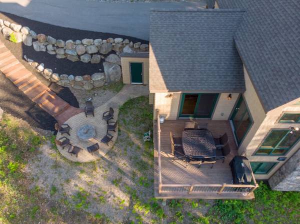 $299 / 4br - Beautiful post and beam home right on Loon Mountain! (16 Queens Way, Lincoln, NH 03251)63931653108610121