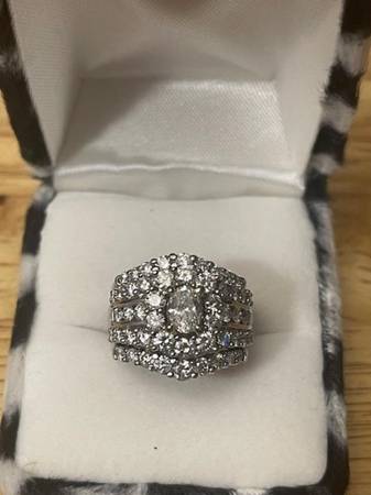 ANTIQUE Cluster Diamond GOLD Ring 1