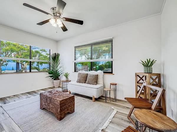 $795,000 / 2br - 600ft2 - ¡Linda cabaña en Makawao! 2 habitaciones, 1 baño, ¡vista parcial al océano! (Makawao)63686746337539123