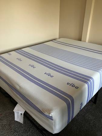 Sturdy Queen Size Bed 1