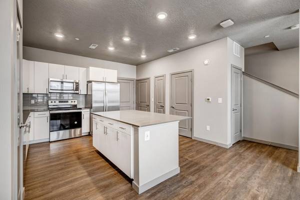 $1,302 / 1hab - 736ft2 - Cocina, parrilla, cubiertas de ventanas, lavavajillas63670973264899123