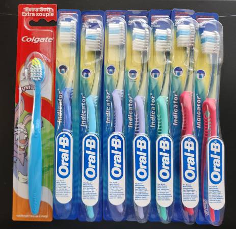 $2.25 Oral-B Indicator Flat Trim Manual Toothbrush, #30 Soft Brand New 1