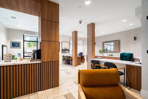 $2,673 / 1hab - 818ft2 - Pagos de alquiler en línea, 1 dormitorio, ¡Ubicado en Los Ángeles! (6300 Variel Ave, Los Angeles, CA)63818701167747124